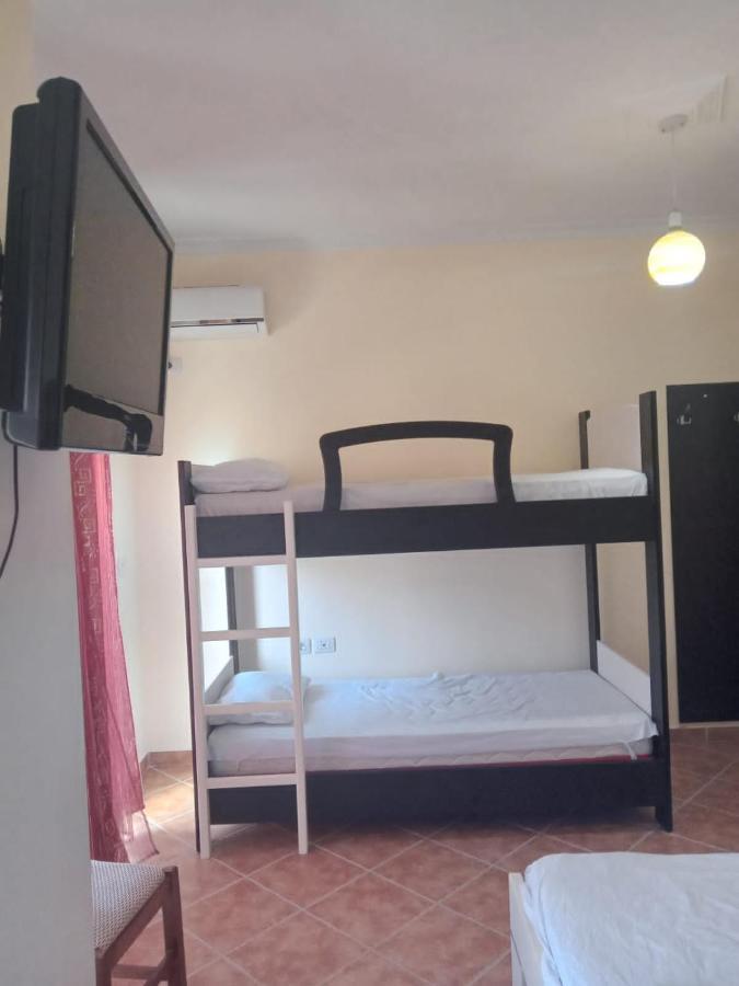 Ari Apartaments Vlorë Exteriör bild