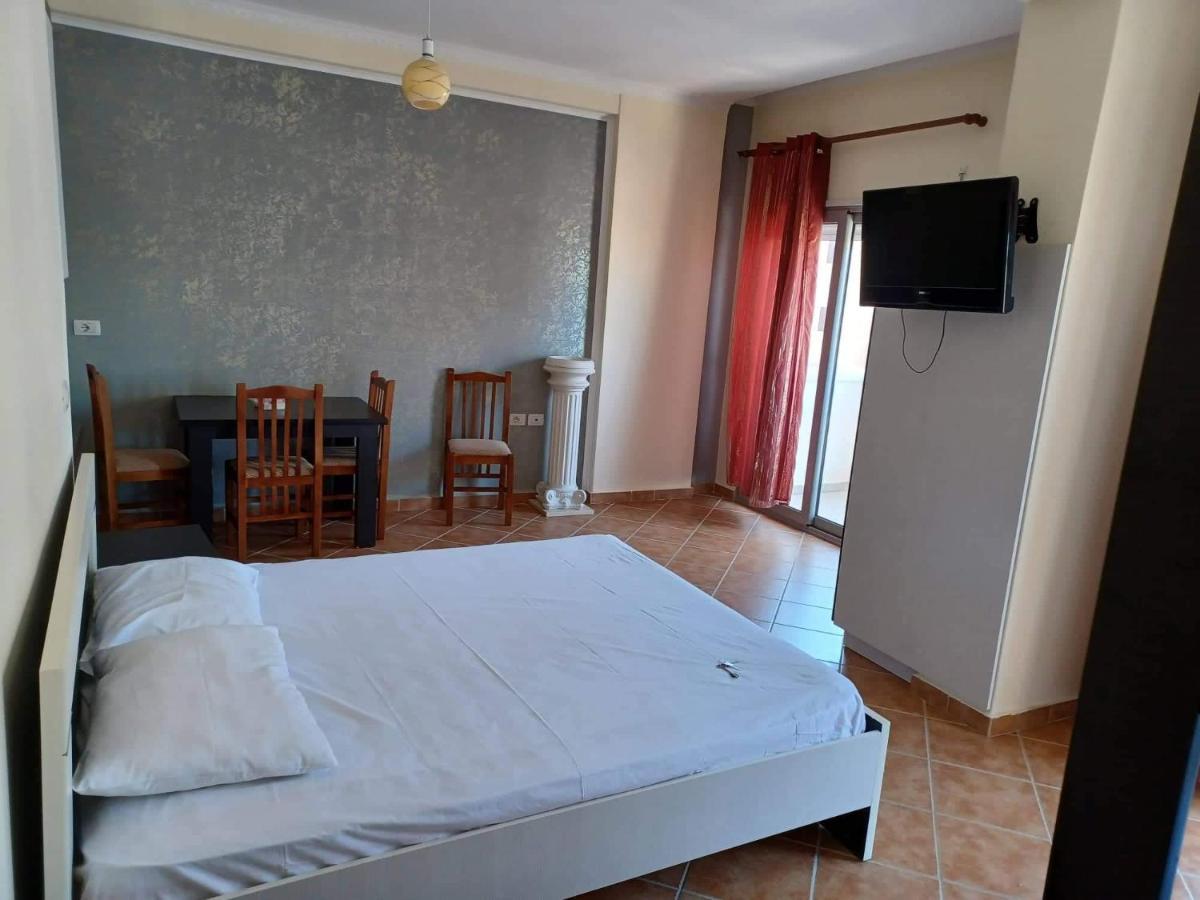 Ari Apartaments Vlorë Exteriör bild