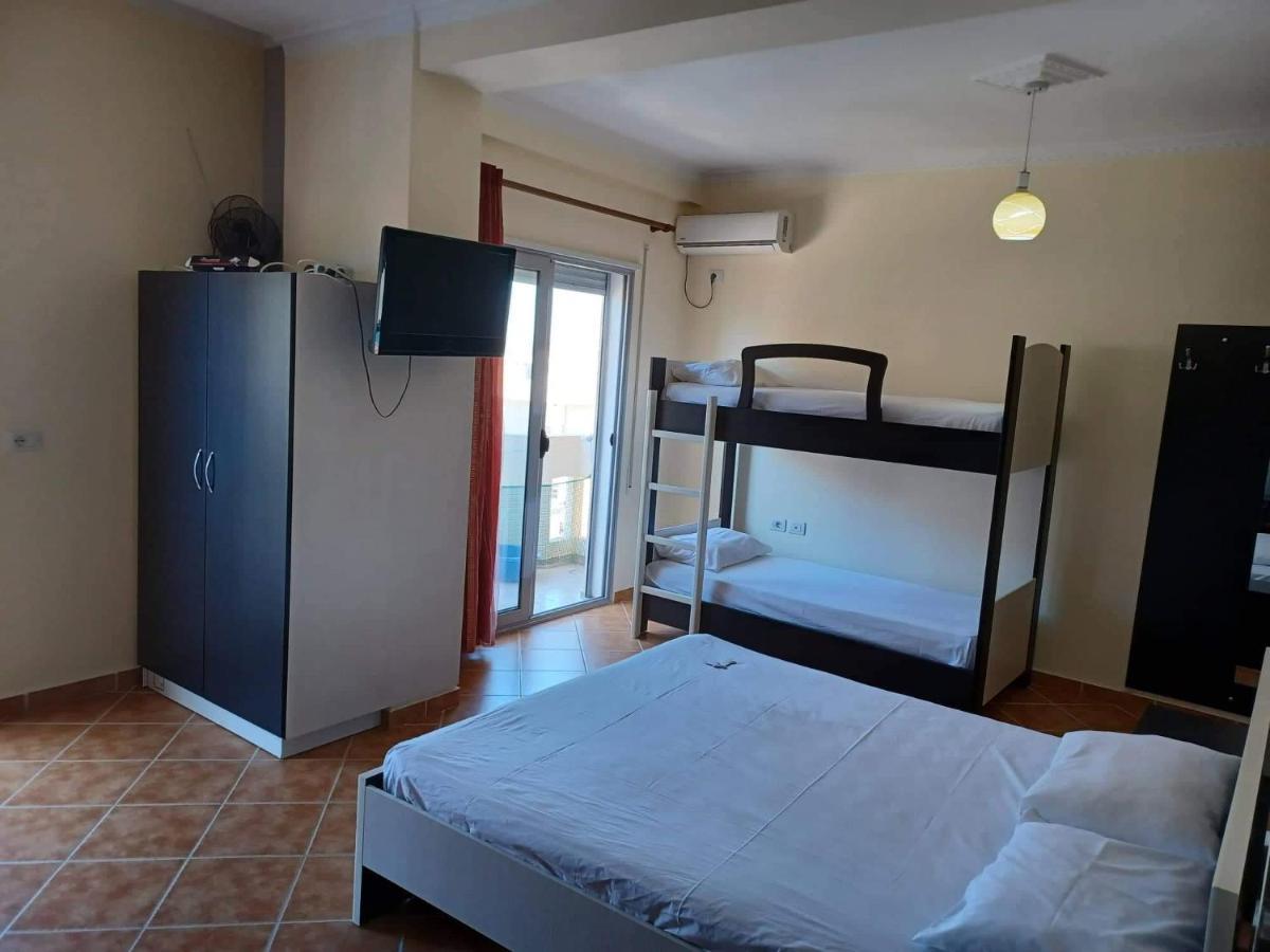 Ari Apartaments Vlorë Exteriör bild