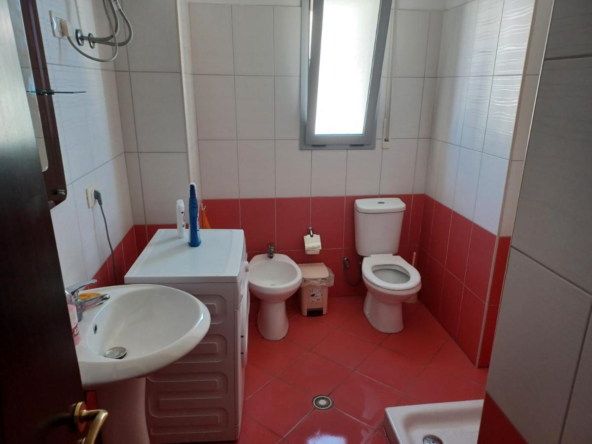 Ari Apartaments Vlorë Exteriör bild