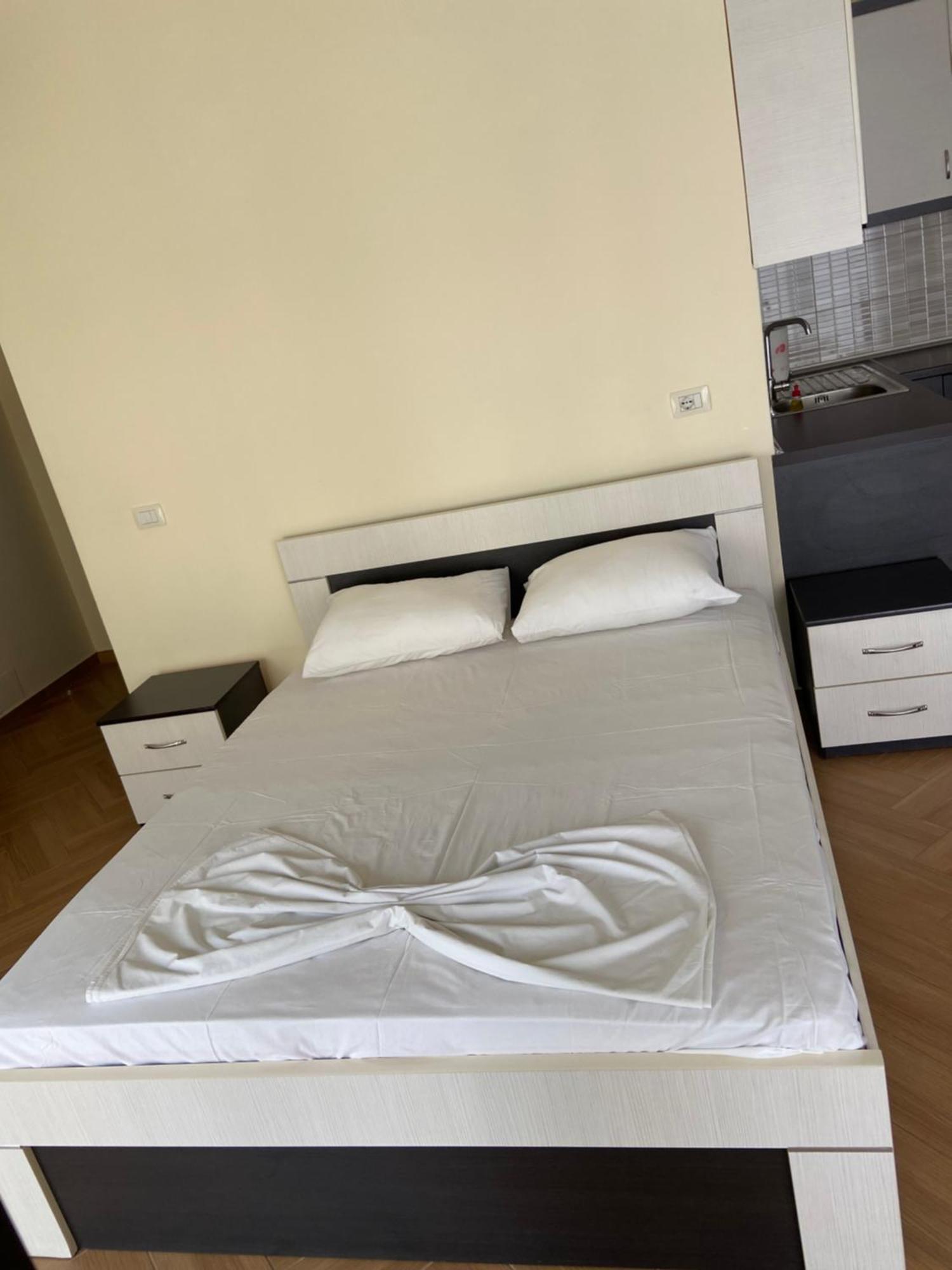 Ari Apartaments Vlorë Exteriör bild