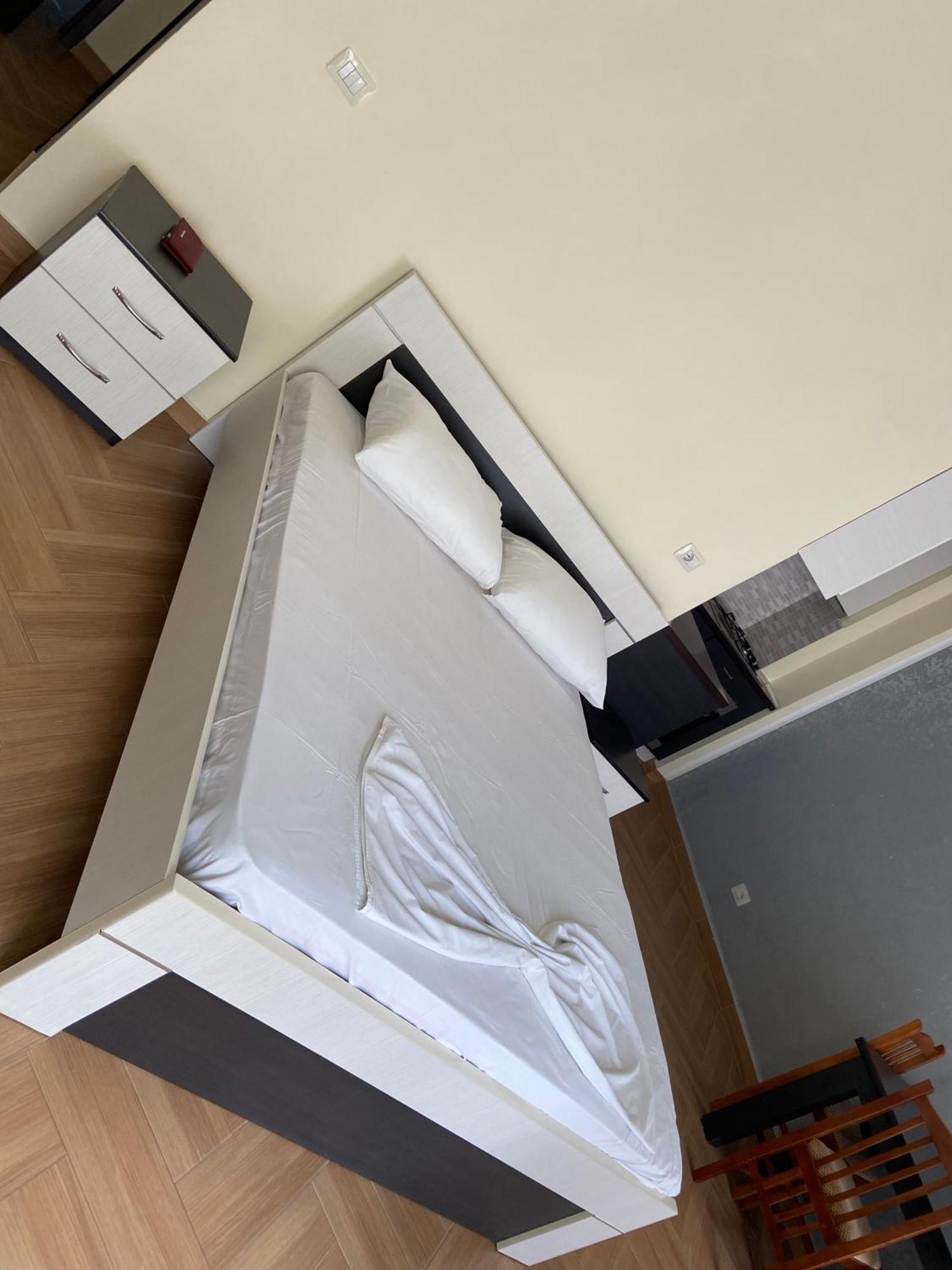 Ari Apartaments Vlorë Exteriör bild