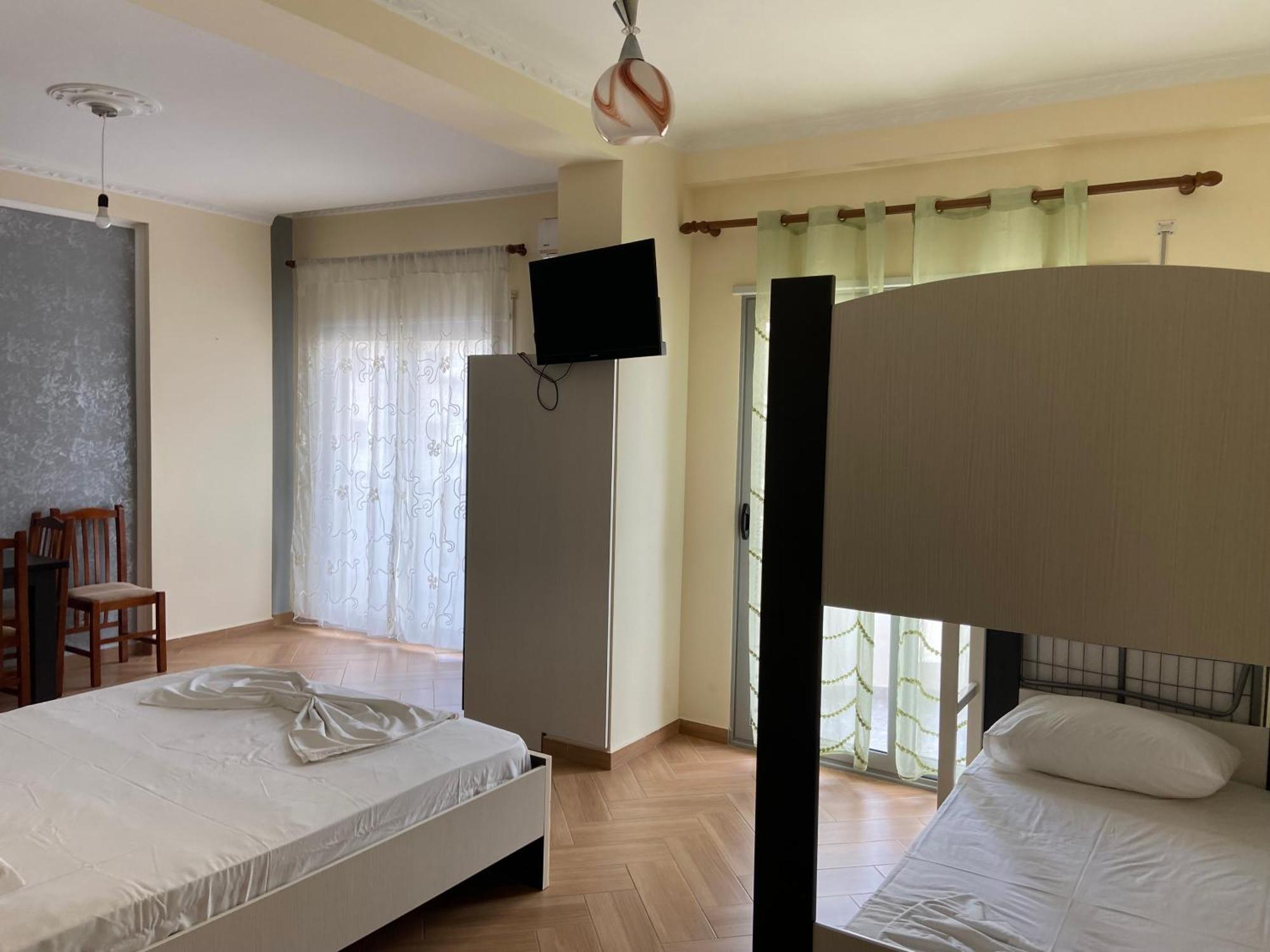 Ari Apartaments Vlorë Exteriör bild